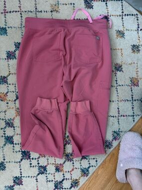 Mauve Pink figs Scrub set